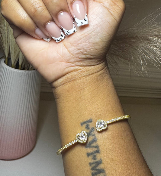 Chic Heart Bangle